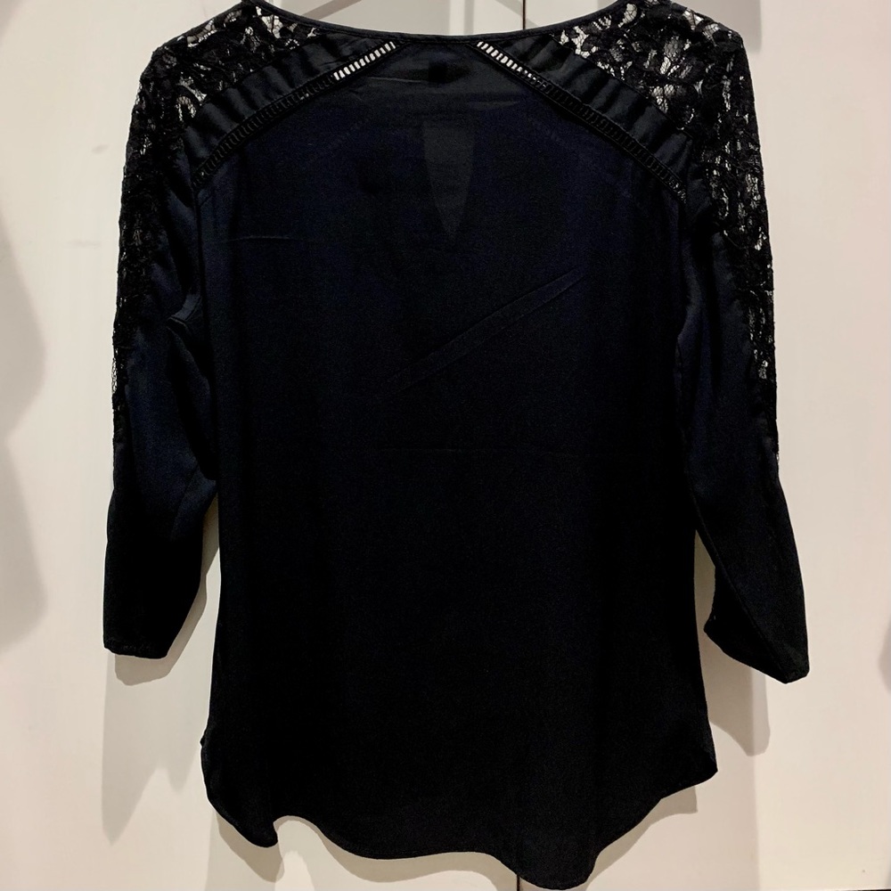 Express Black Lace Blouse - Picture 4 of 4